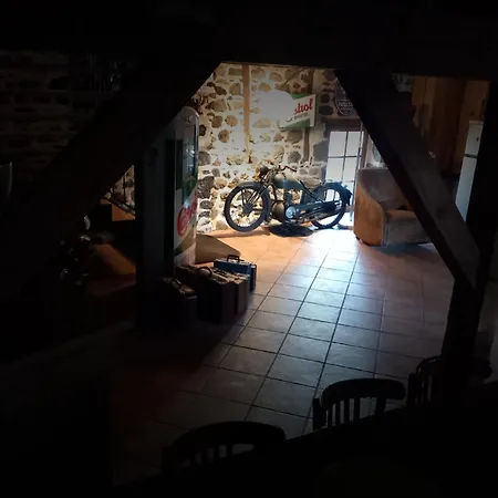 Gite La Voie Romaine Ceyssat Exterior foto